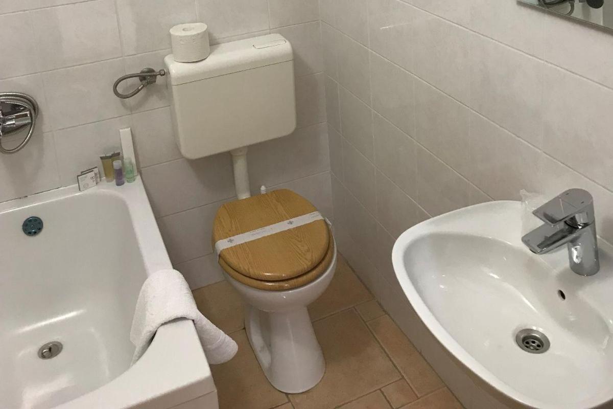 Berulia Rooms Brela Luaran gambar