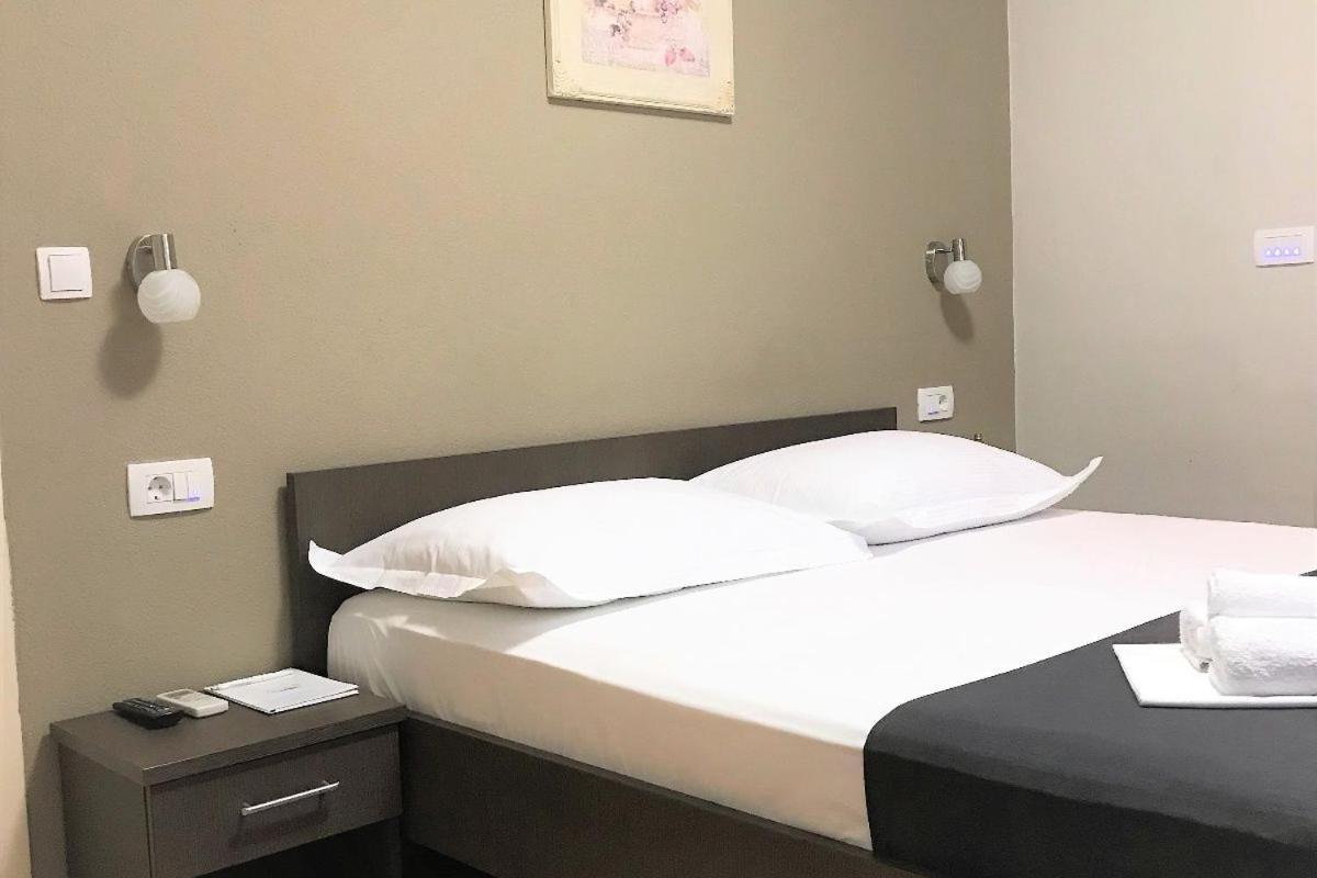 Berulia Rooms Brela Luaran gambar
