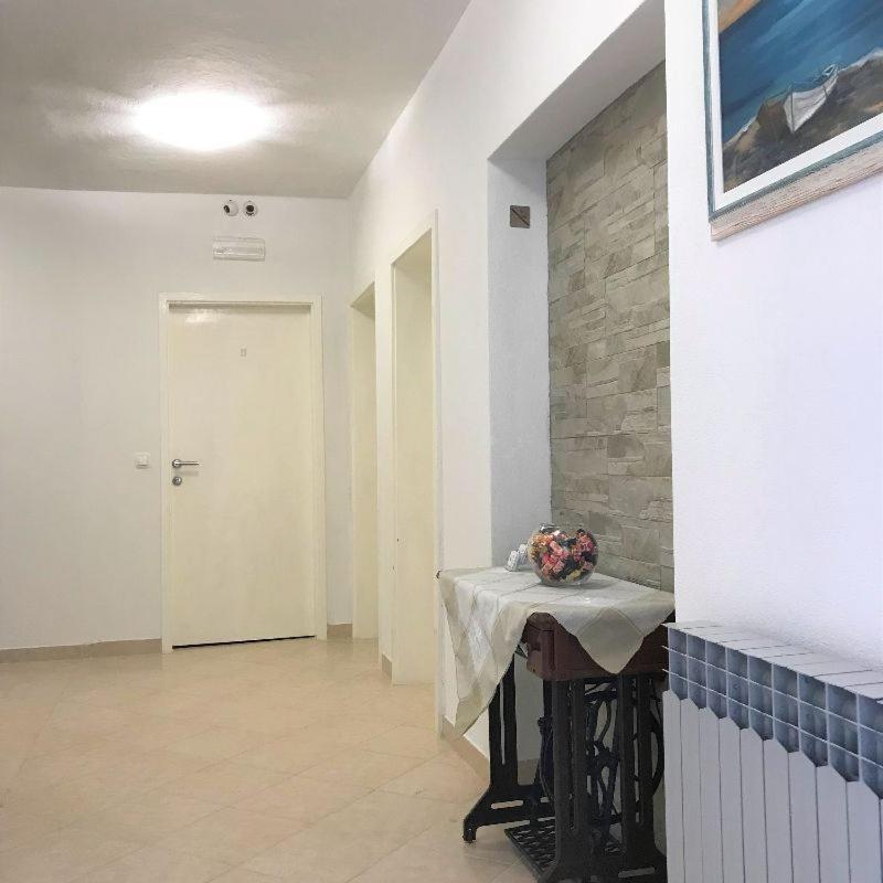 Berulia Rooms Brela Luaran gambar